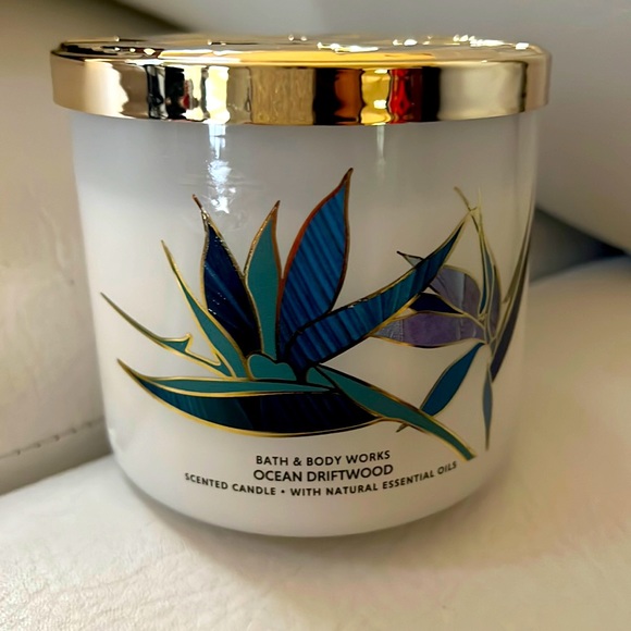 Bath & Body Works Other - Ocean Driftwood Candle!
